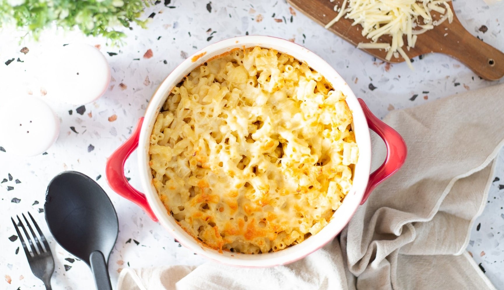 macaroni and cheese with milk and shredded cheese macaroni and cheese with milk and shredded cheese